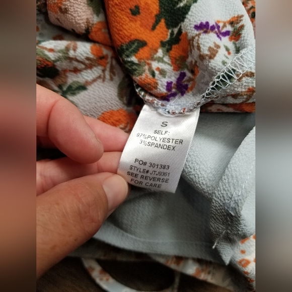 Promesa Floral Boho Ruffle Shirt - Picture 4 of 5